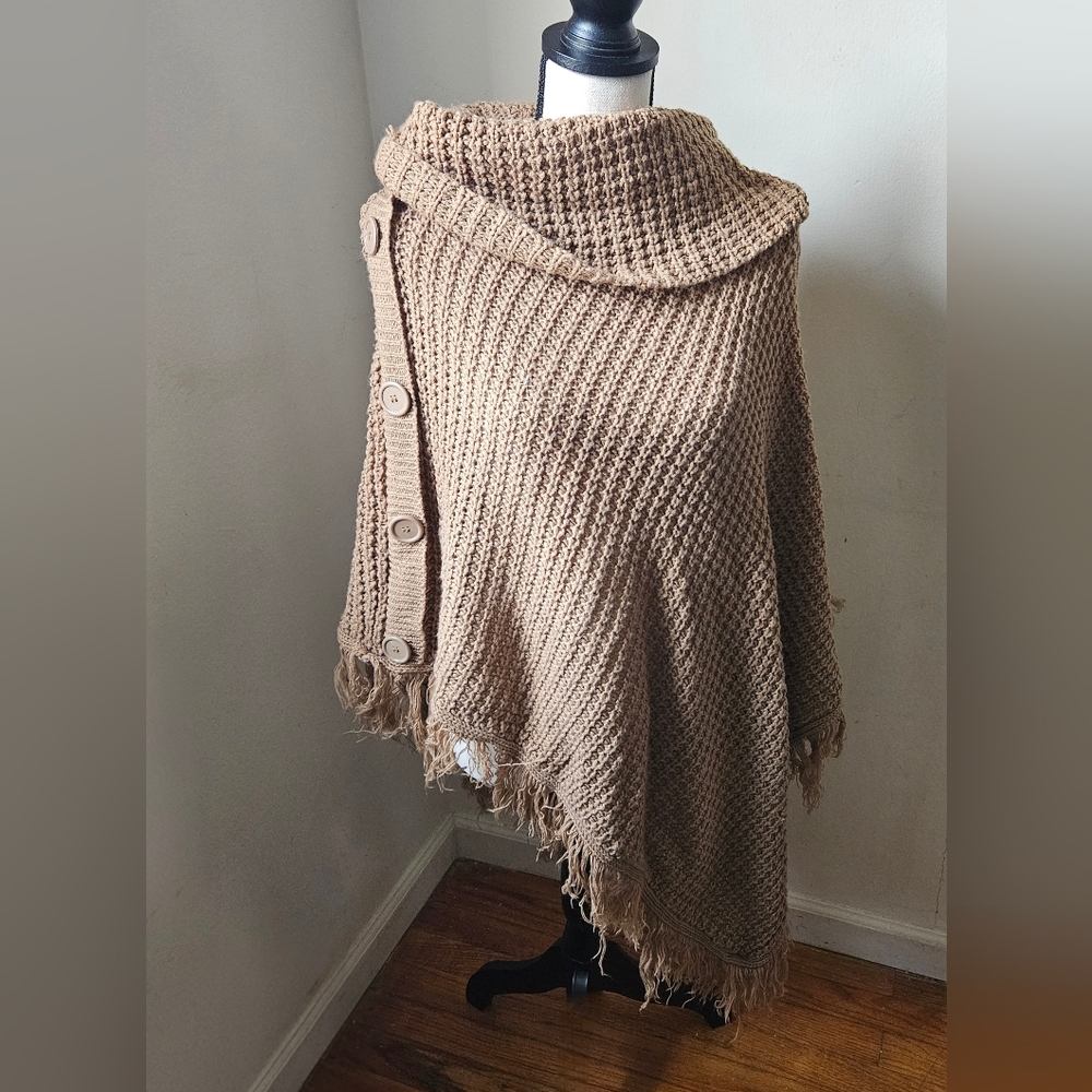 Caren Sport fringe beige cowl neck poncho size 2xl button soft sweater knit pull